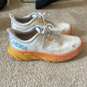 Hoka sneaker
